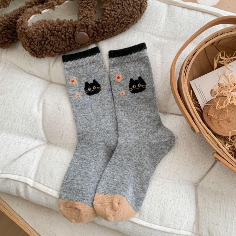 Warm Wool Socks for Women, Mid-calf Socks for Autumn and Winter, Thickened and Fleece, Cute Cat Cartoon Winter Long Socks