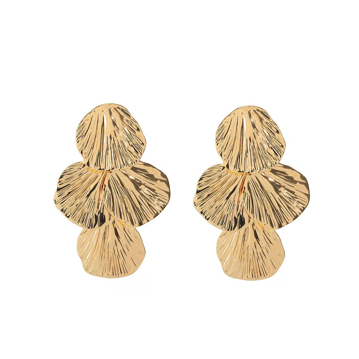 Minimally retro metallic and environmentally friendly electroplated leaf pleated texture earrings