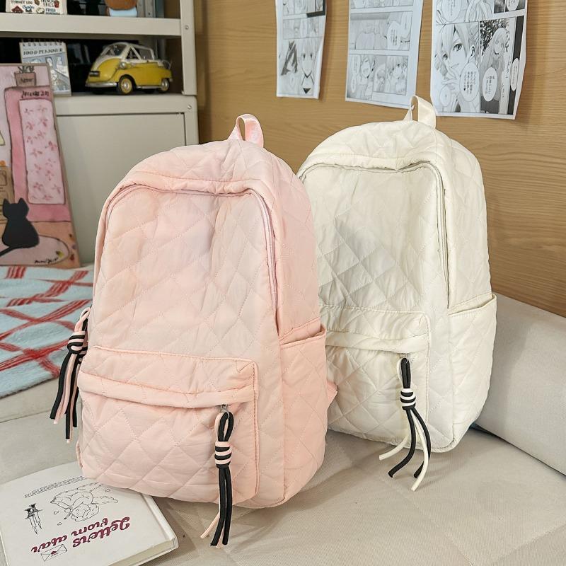 Lightweight Quilted Backpack Casual Fashion Daily Bag Large Capacity School Bag for Students Minimalist Design Commute Travel with Functional Pockets