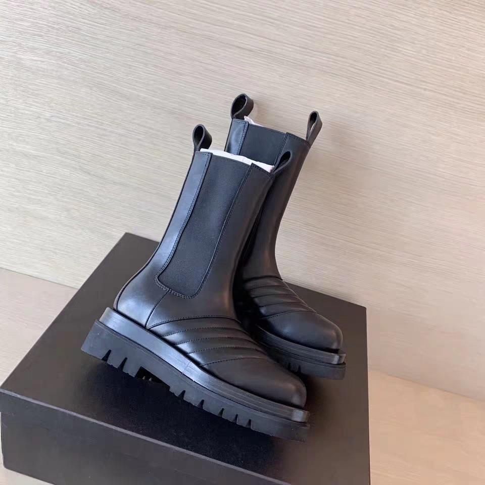 New Corrugated Round Toe Thick Bottom  Boots for Women Brown Black Wave Leather Runway Shoes Flat Motorcycle Boots