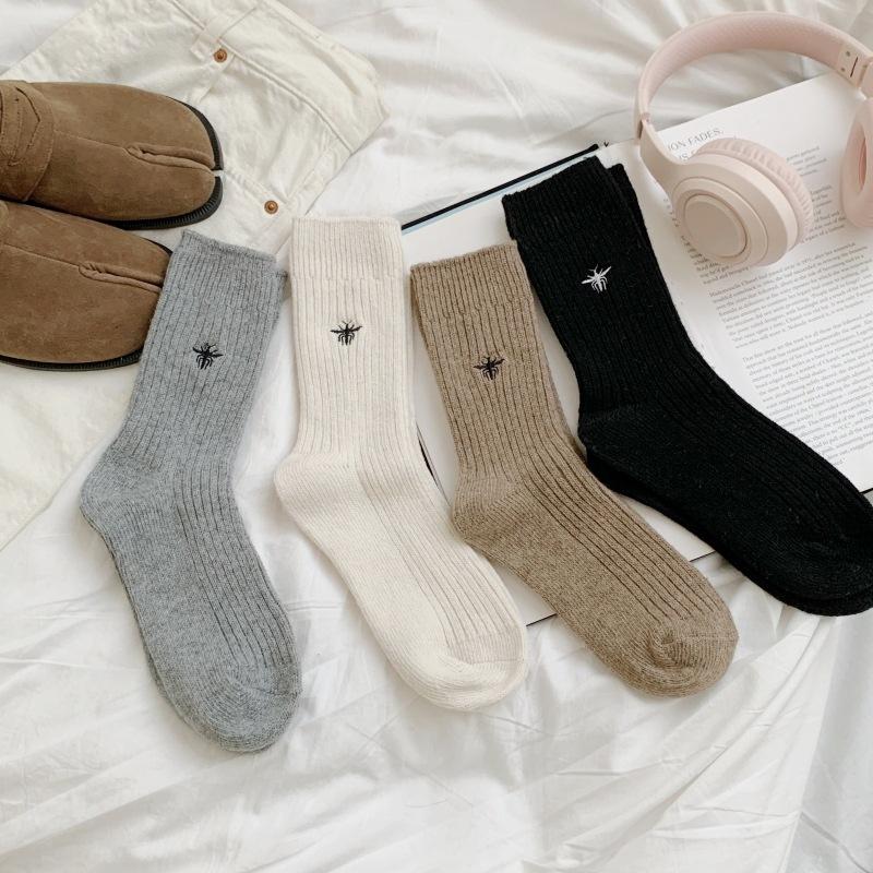 Japanese And Korean Bee Embroidered Wool Rabbit Wool Socks Women'S Thick Pile Socks Warm And Sweet Mid-Leg Socks