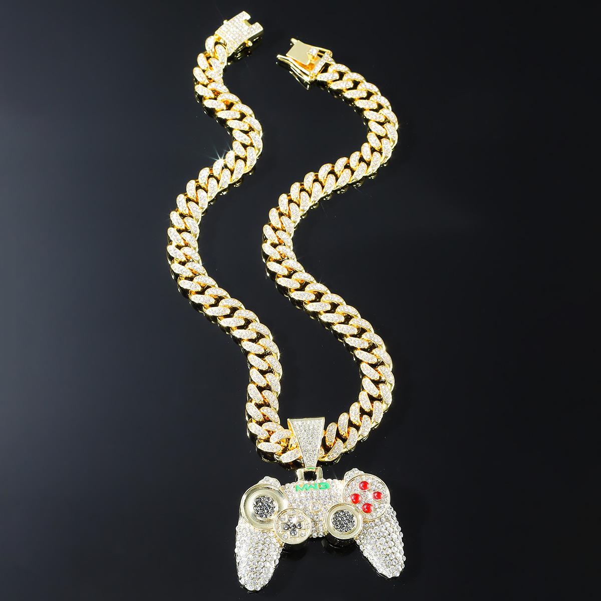 Jauna Iced Out spēļu pults kulona
