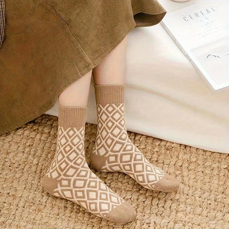 5 Paar Dicke Wadenlange Socken in Brauntönen für den Winter - Plüschige und Warme Socken.