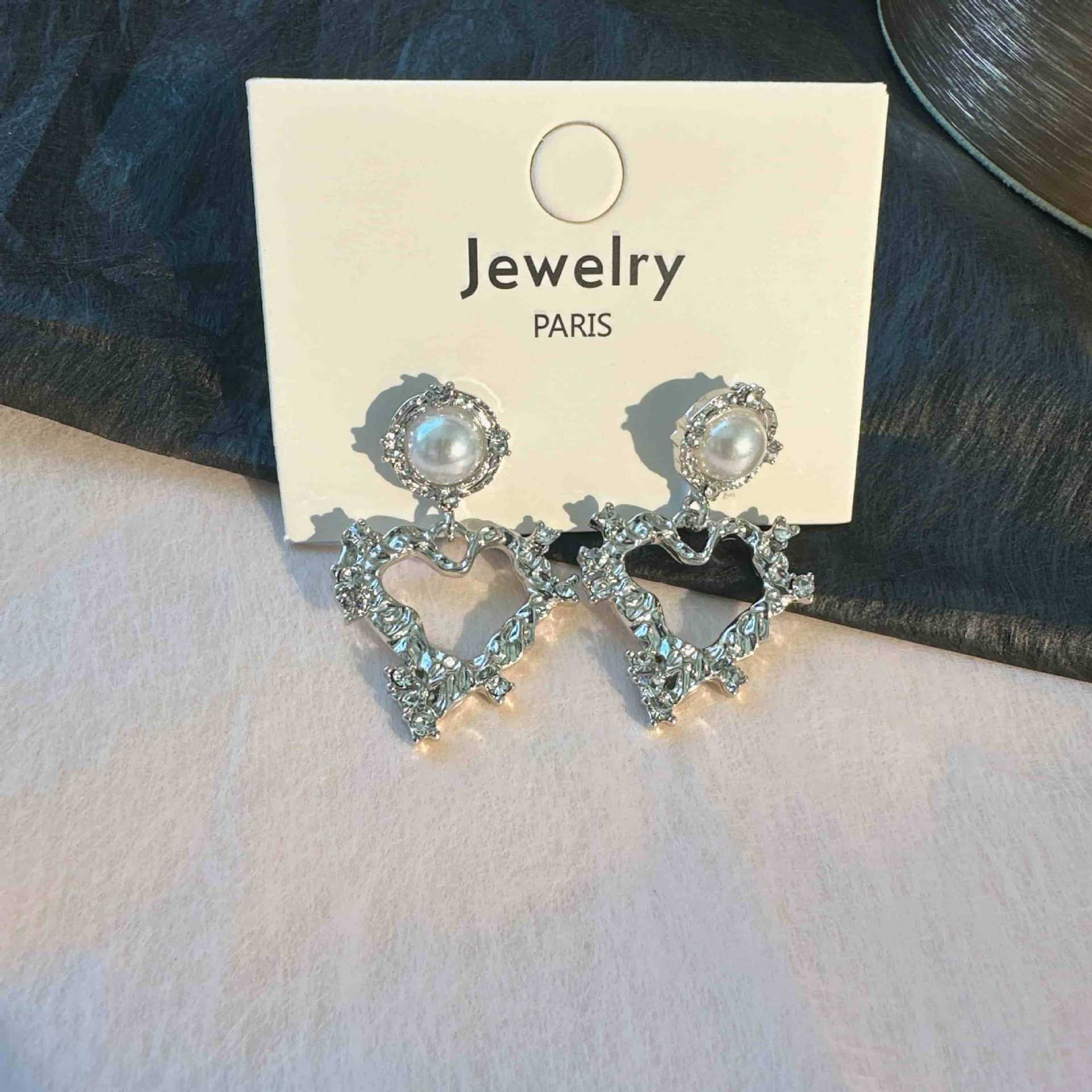 

Корейская мода полые хрустальные серьги-сердечки со стразами длинные висячие серьги для женщин роскошные ювелирные изделия серебряный