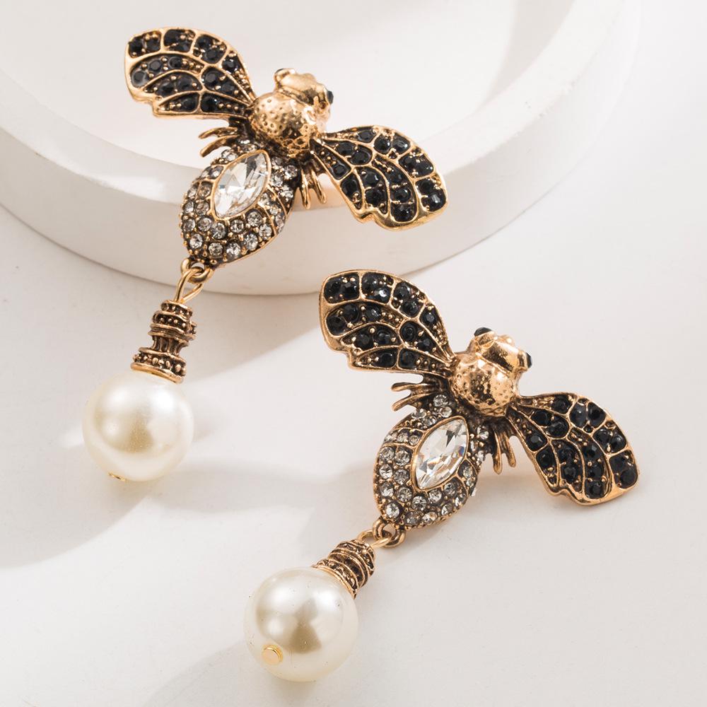 Elegant Retro Rhinestone Bee & Pearl Dangle Earrings