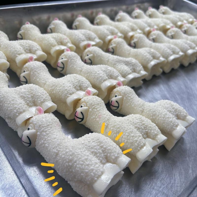 White Alpaca Tpr Squeeze Toy Elastic Stress Relief Cute Desktop Decor Ideal Classroom Prize Or Gift For Holidays