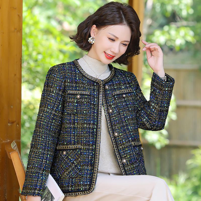 Korean Style Elegant Round Neck Color Block Coat for Women’s Autumn/Winter - Small Fragrance Style for Middle-Aged and Elderly Ladies.