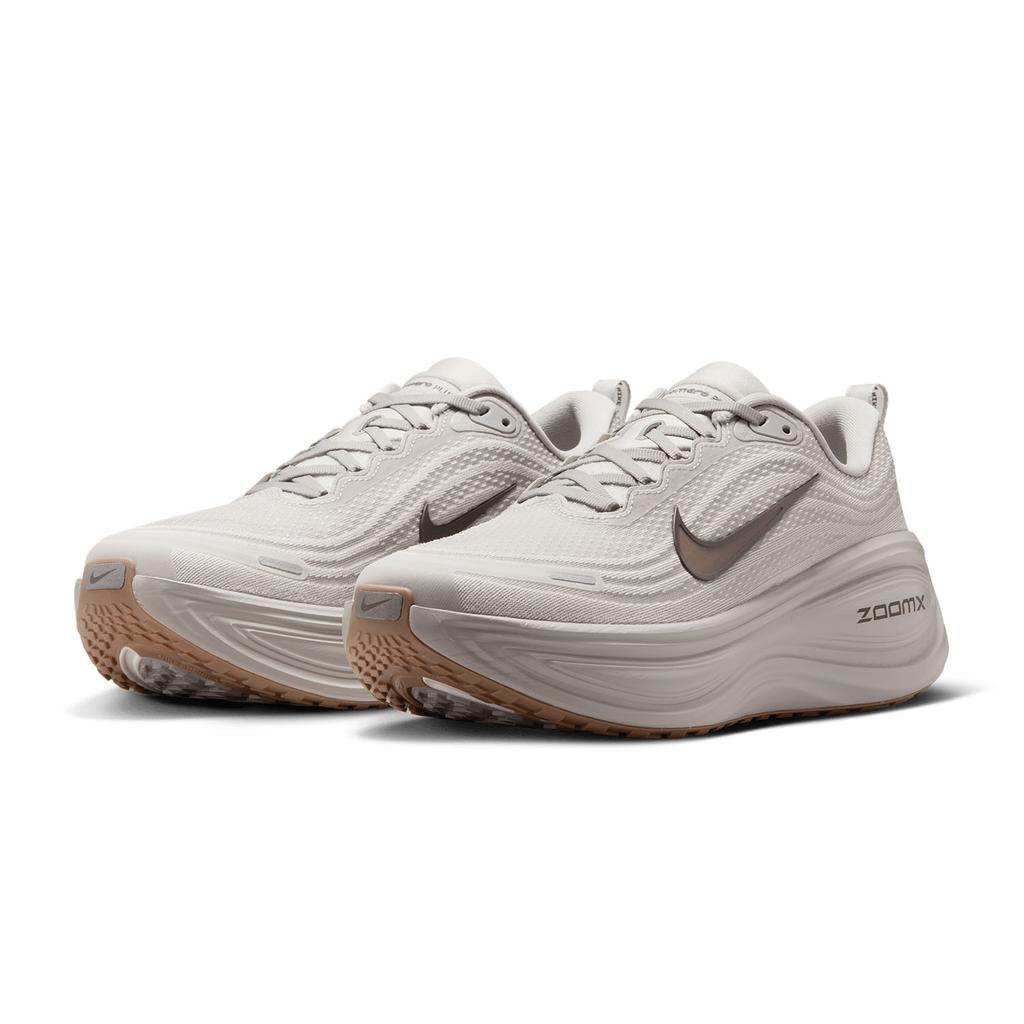 Nike Vomero Plus College Grey Gum Medium Brown Men Sneakers Light-Iron-Ore Medium-Ash HV8150-005