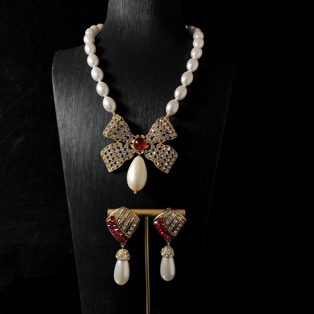Vintage Hot Sale Earrings Necklace Bracelet Ear Stud Clip Ring New Style