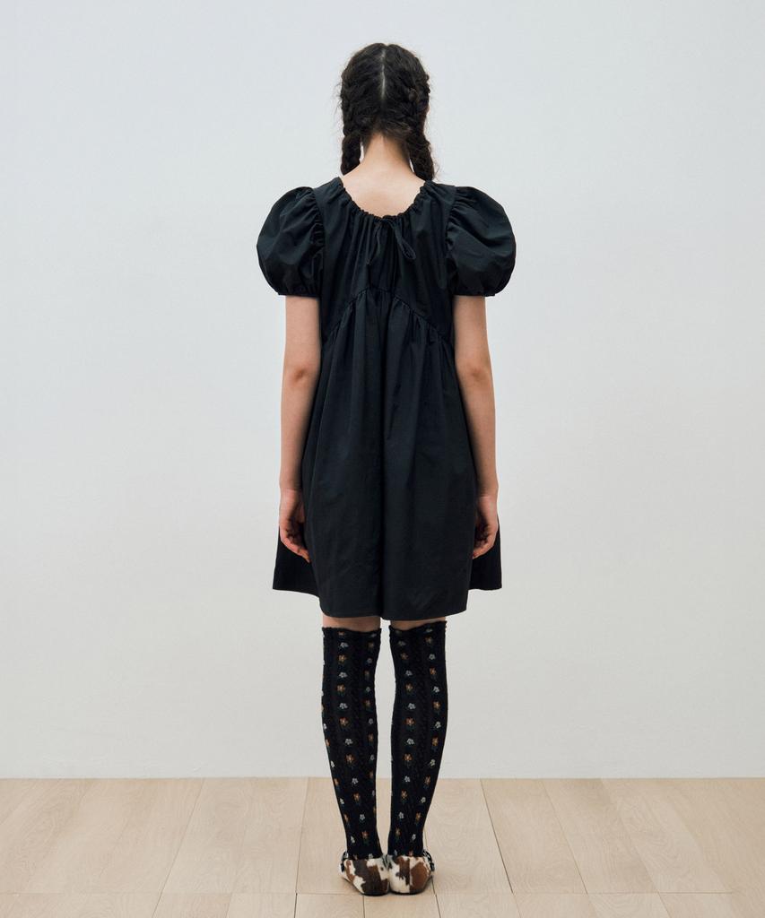 MAIS Arched Shirring Puff Sleeve Dress / Black