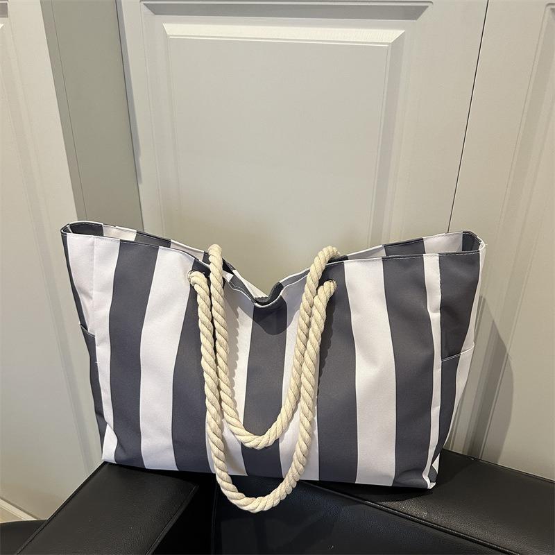 Lässige literarische Canvas-Tasche schlicht klein frisch gestreifte Handtasche modische kontrastfarbene Umhängetasche Damentasche