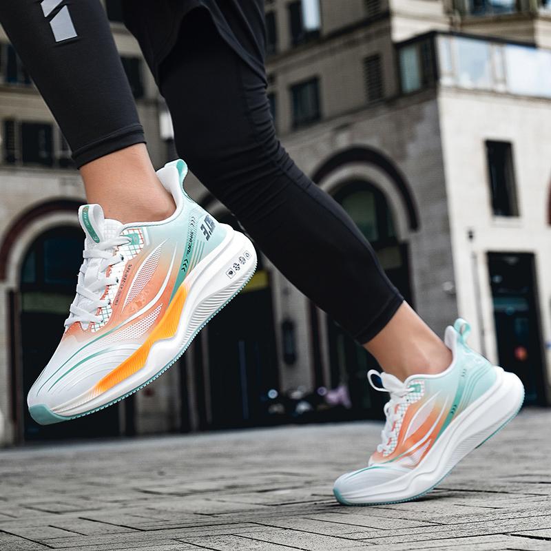 Chaussures de Course d'Extérieur Homme Chaussures Décontractées Résistantes à l'Usure à Semelles Épaisses Chaussures de Sport Confortables et Respirantes à Lacets Homme