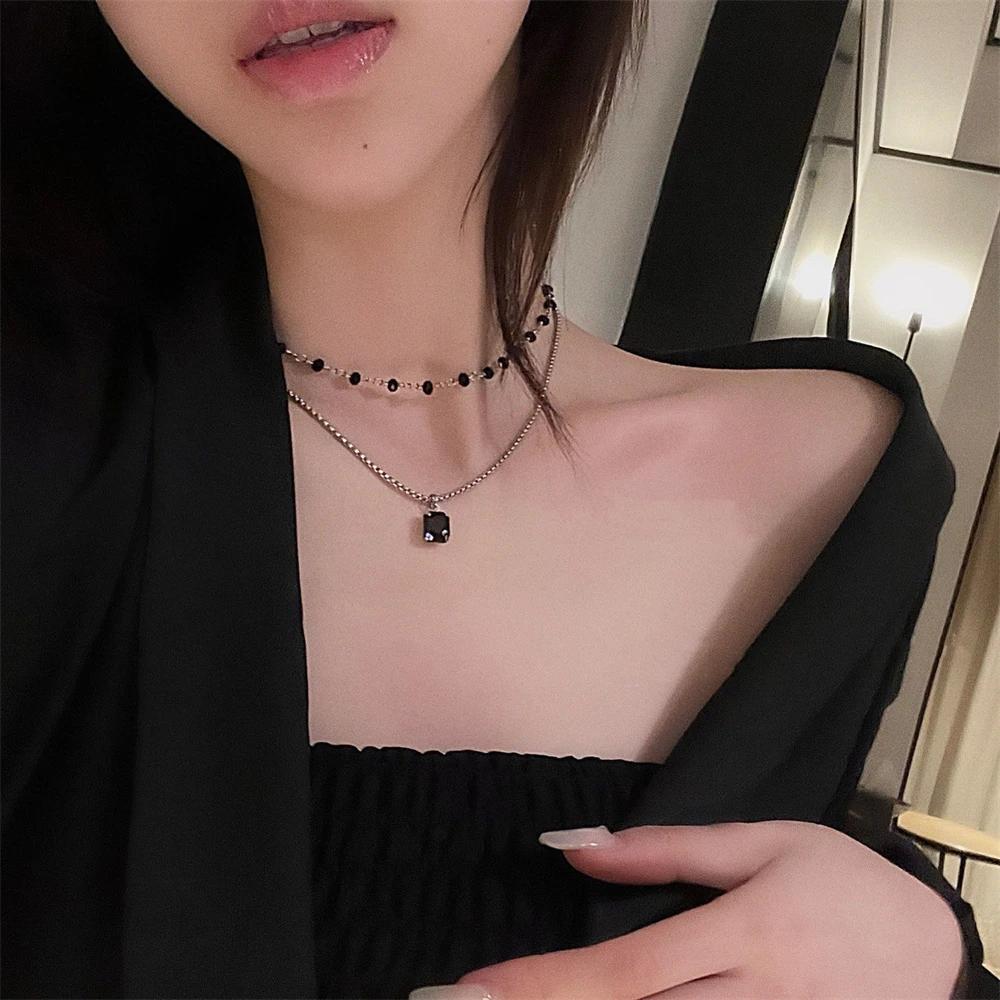 

Dark Punk Black Square Pendant Necklaces Vintage Exquisite Double Layered Clavicle Chain For Women Fashion Choker Jewelry Gifts