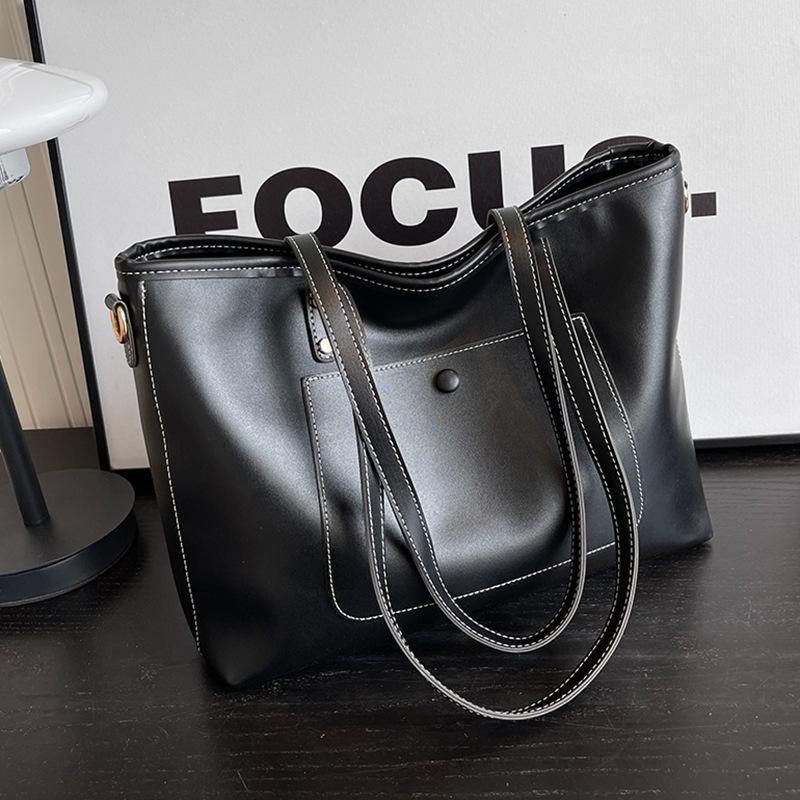 Сумка-тоут большого объема, сумка-мессенджер, мягкая сумка, женская, осенне-зимняя, новая, нишевая, для commuters, сумка на плечо чёрный