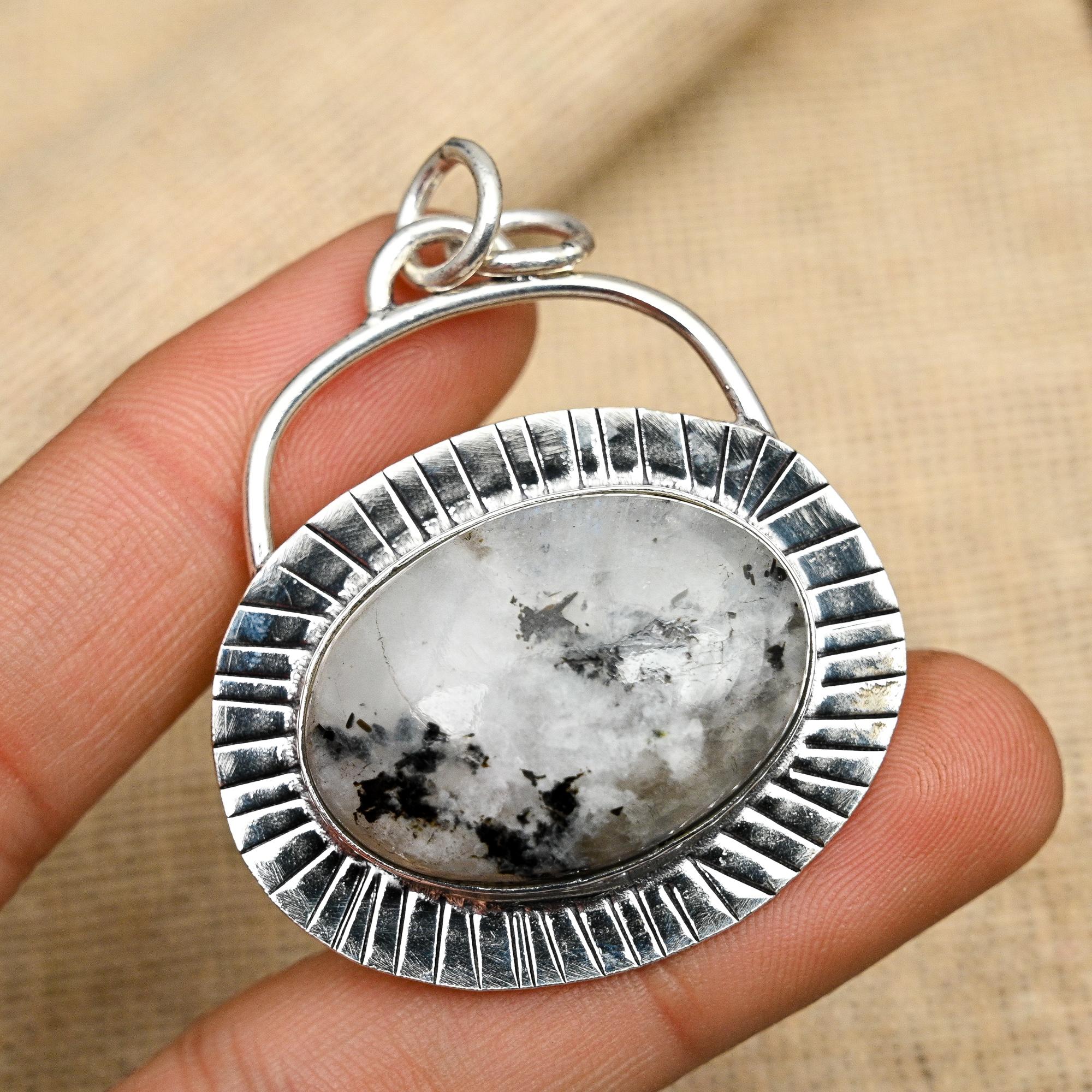 

Красивый Радужный Лунный Камень Драгоценный Камень Ручной Работы Твердый Стерлингового Серебра 925 Ювелирный Подвеска Для Свадебного Подарка