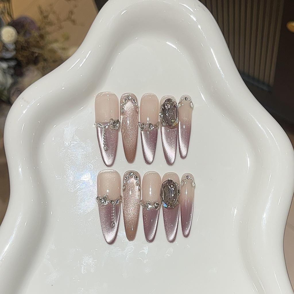 Ice-transparent Purple Grape Pure Handmade Atmosphere and Temperament Show Whiteness and Flash Side Light Cat Eye K9 Wearable Armor