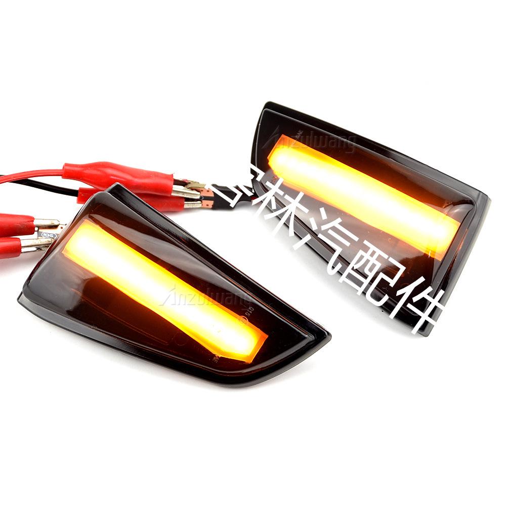 Yellow Flowing Turn Signal Lights for Volvo S40/V50 2005–2007 Rearview Mirrors.