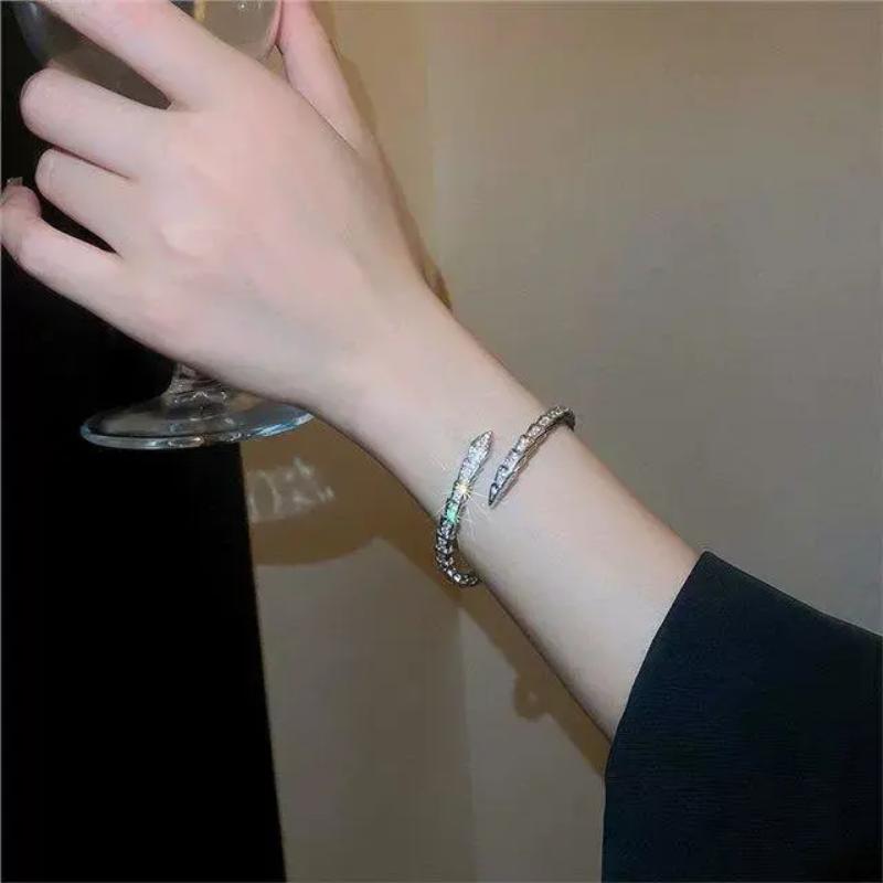 Temperament Bracelet Light Luxury Exquisite Light Luxury High-end Girl Bracelet Zircon Snake Bone Women