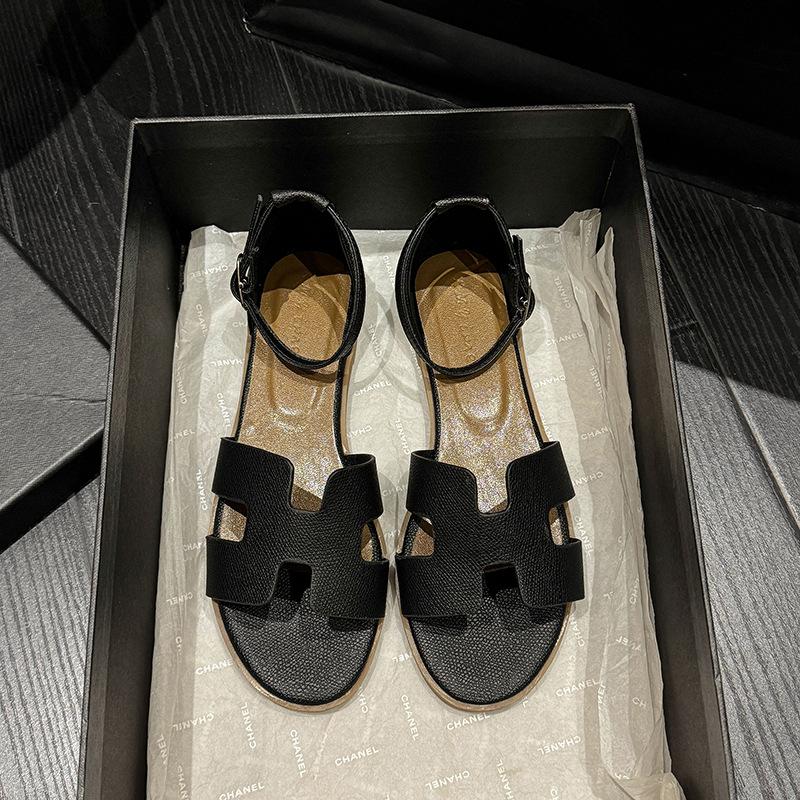 

Женские сандалии лето 2025 новые тонкие женские уличные туфли на плоской подошве студенческие пляжные туфли универсальный сказочный стиль 40 чёрный