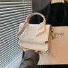 Modische PU-Schultertasche im Vintage-Stil für Damen mit schickem Schal in Schwarz, Rosa, Weiß, Grün, Blau und Khaki