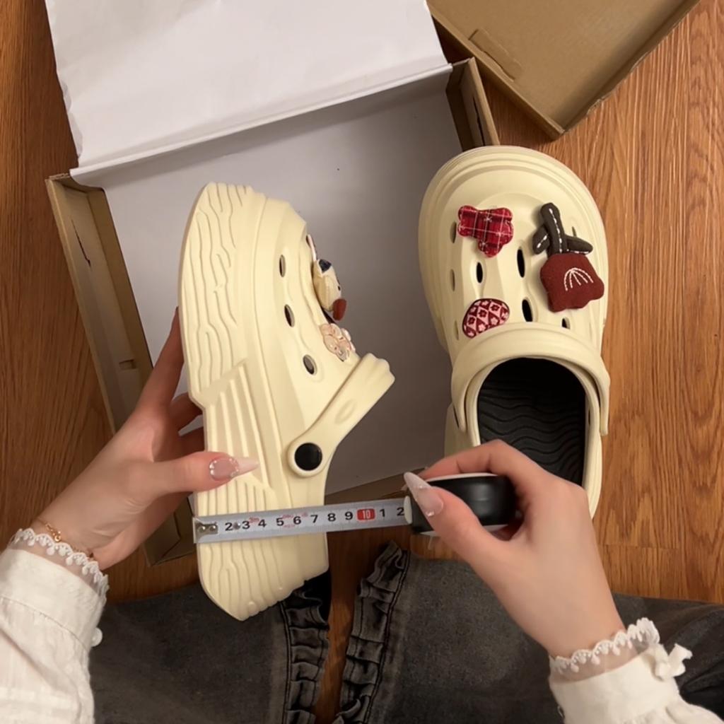 Popular Cute White Thick-soled Shit-stepping Hole Shoes, Summer Wear Heightening Bag Head Sandals