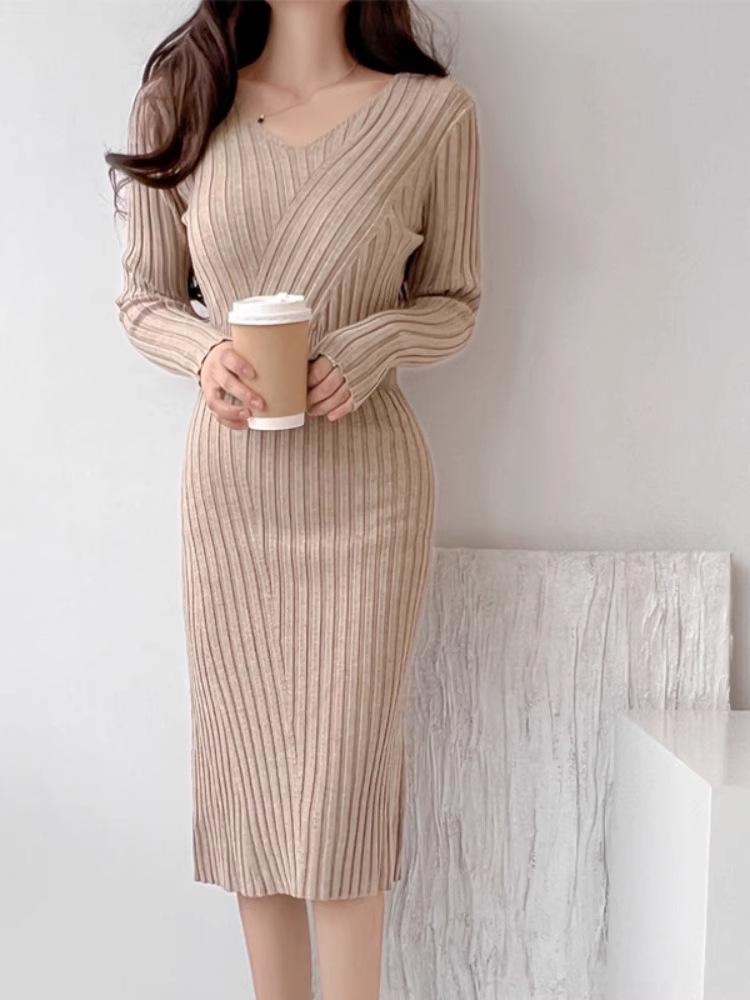 

Женское вязаное облегающее платье в французском ретро-стиле с V-образным вырезом - Стройнящее талию, средней длины, с длинным рукавом для осени/зимы. Medium хаки