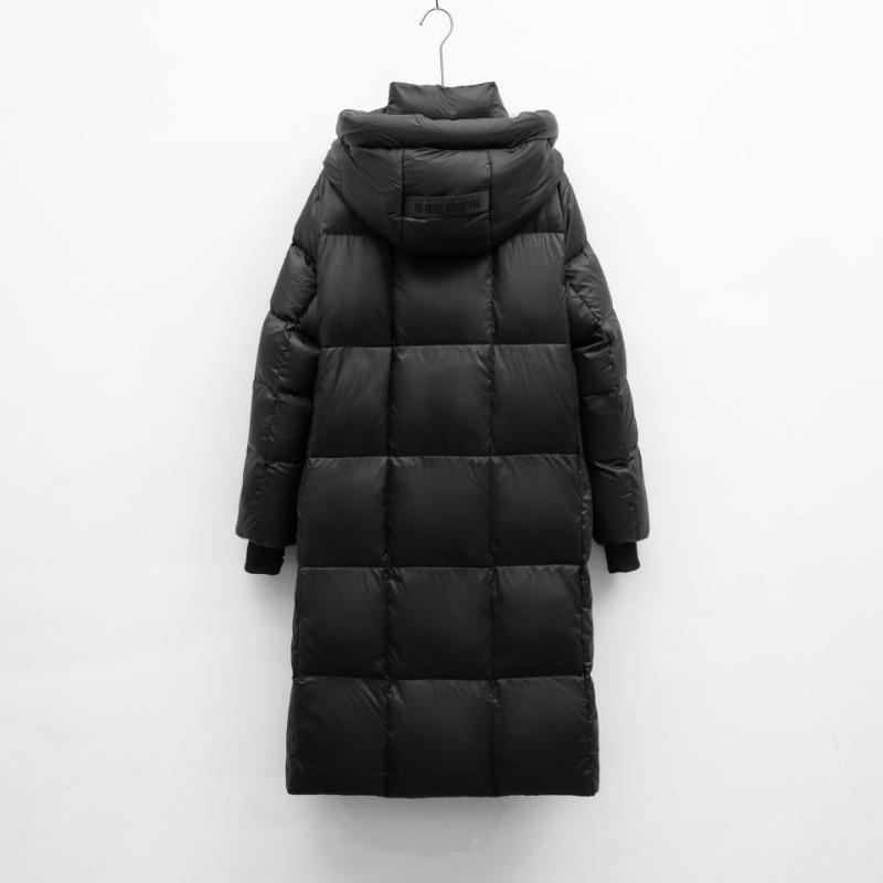Long black diamond cold-proof down jacket for women's new black pearl thickened over the knee couple's coat tide