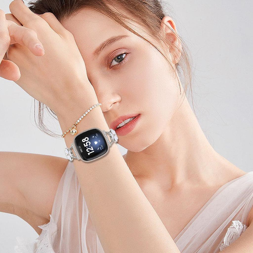 For Fitbit Versa 4/Sense 2 Watchband Heart Clover Decor Zinc Alloy Metal Strap