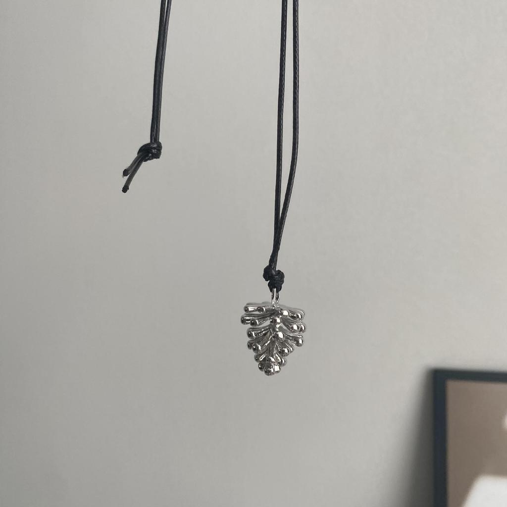 Adjustable Korean Pine Cone Pendant Necklace - High-End Niche Design for Women