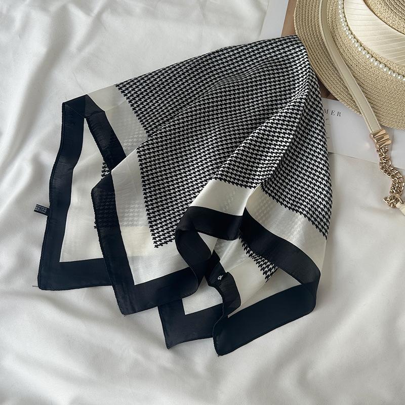 70 Simulation Silk Navy Blue Cashew Silk Scarf, Simple And High-End Sense Matching Square Scarf, Women'S Decorative Thin Scarf, Workplace Scarf.