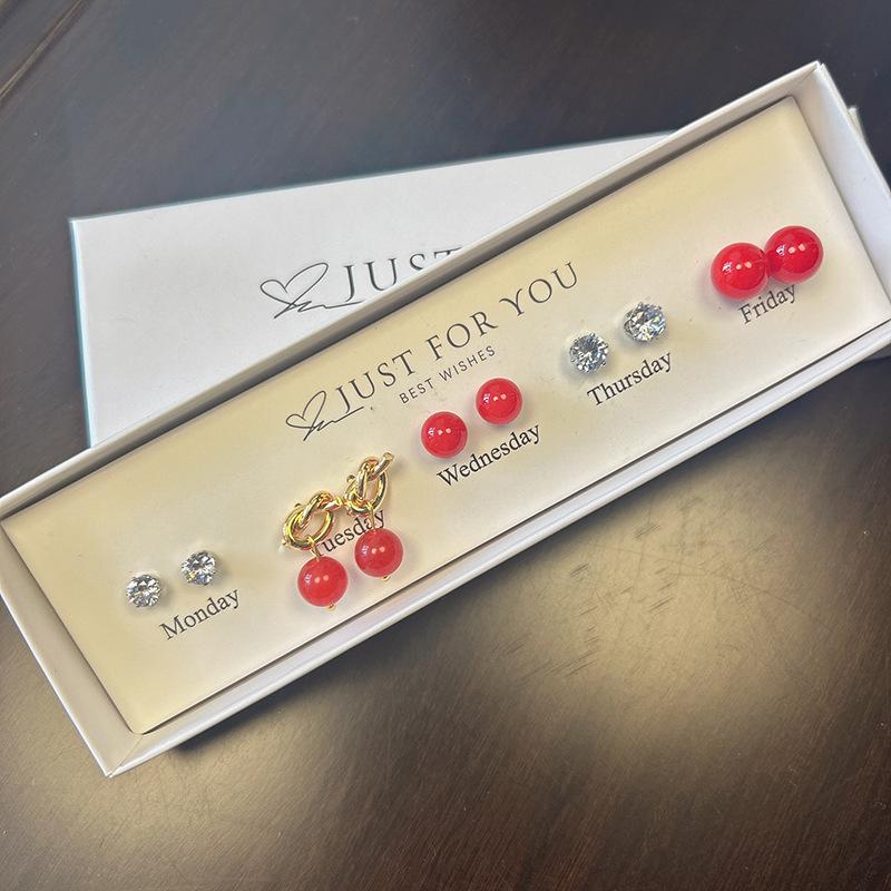 Tygodniowy Zestaw Kolczyków Sztyftów z Perłami Bez Powtórek - Francuski Retro, Prosta, Wszechstronna Biżuteria Modowa dla Kobiet