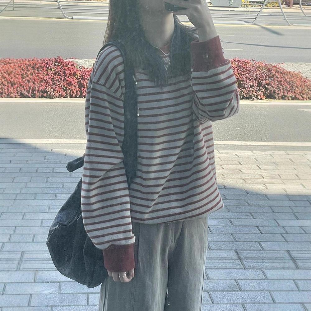 Korean Oversized Striped Crewneck Sweatshirt for Women - Casual Long-Sleeve T-shirt for Spring/Autumn.