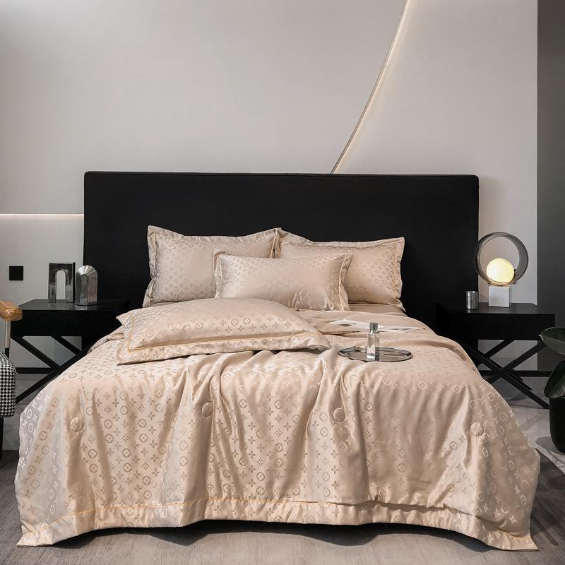 

Новое летнее ледяное шелковое летнее одеяло из четырех предметов, стираный шелковый жаккардовый воздухопроницаемый чехол, моющееся летнее одеяло с ощущением холода 150*200cm Single quilt