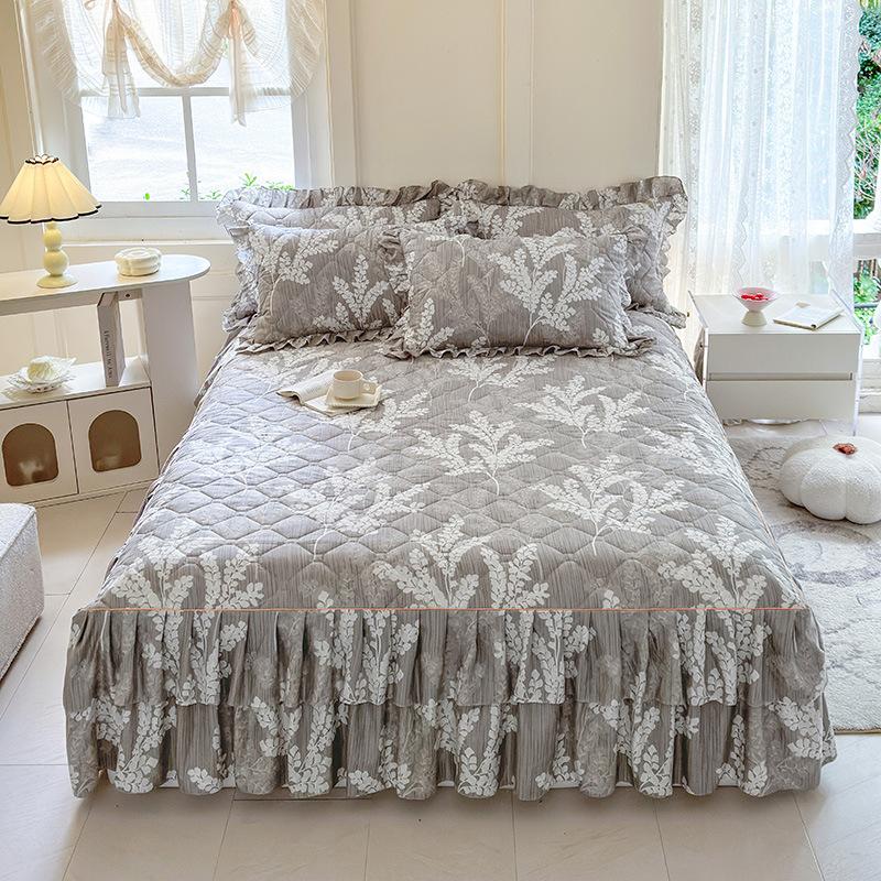 3pcs Bed Skirt Set Solid Color Quilted Thickened Lace Decoration Includes 1 Bed Skirt + 2 Pillowcases Suitable for Home And Hotel