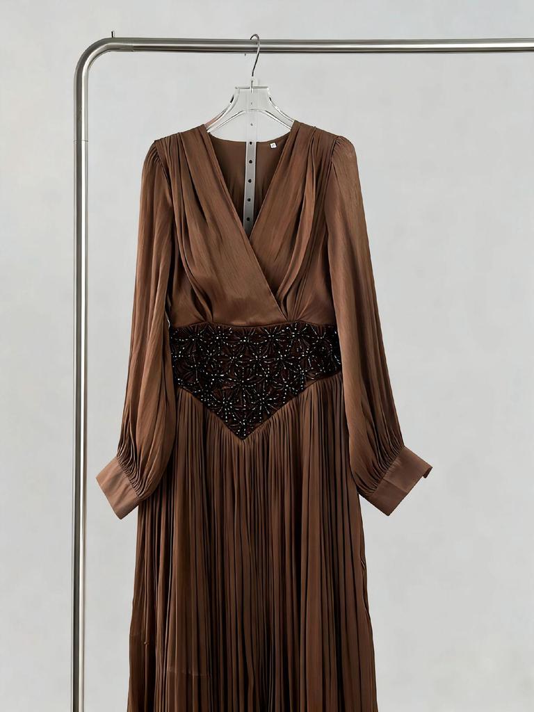 Robe longue plissée en gaze patchwork sexy col en V européenne et américaine 2026