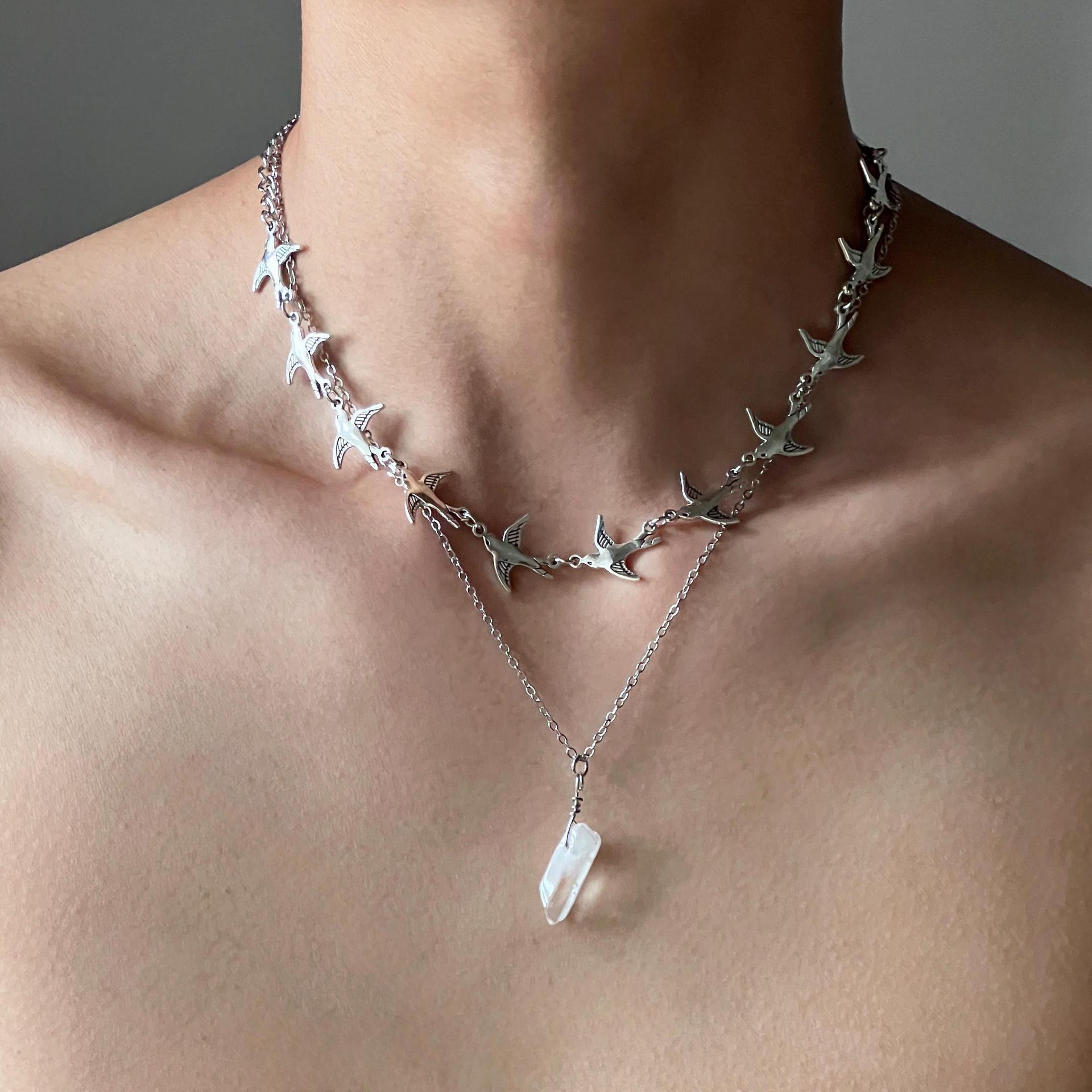

Fashion Personality Sliver Color Flying Birds Chain Irregular White Crystal Pendant Double Layer Necklace for Women Jewelry Gift серебряный