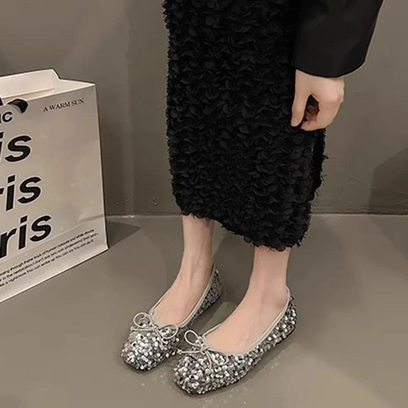 

Fashion Fashion Silver Bling Low Top Single Shoes for Women New Low Heels Bow-Knot Single Shoes Ladies Hot Sale Plu Size Shoes Mujer 43