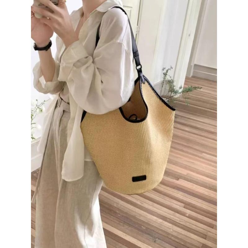 

Large capacity hand-woven straw bag women s new summer niche design shoulder commuter travel bag