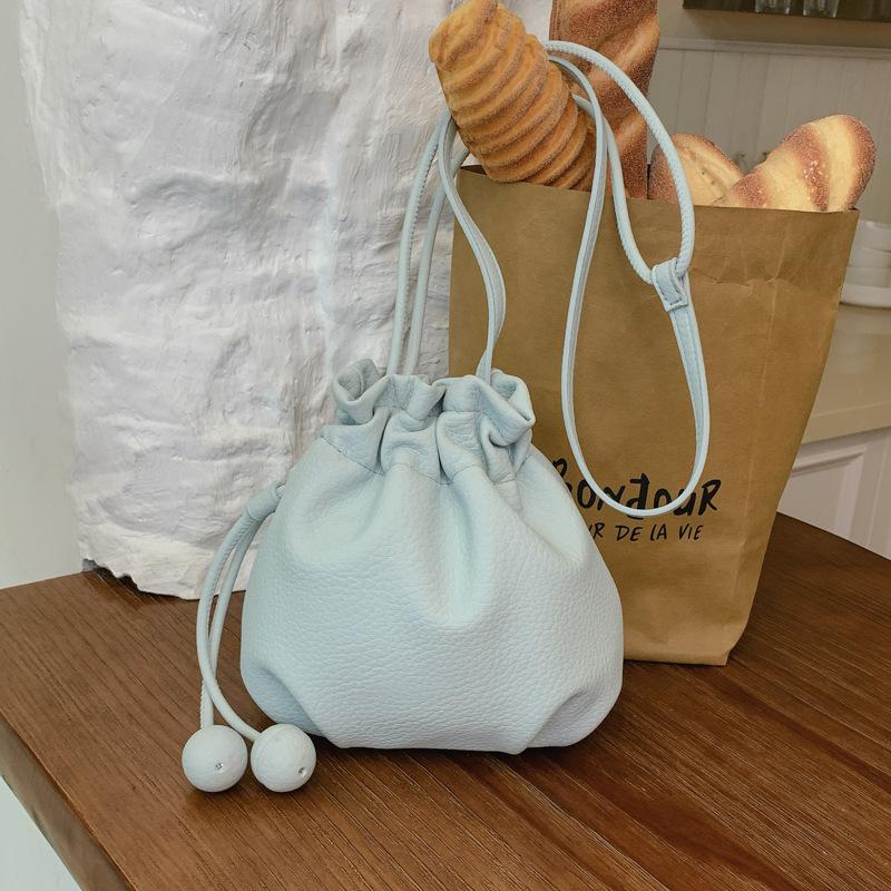 2026 New Niche Fashion Lucky Bag Korean Drawstring Bucket Crossbody Bag Women's Fashion Versatile Shoulder Messenger Bag