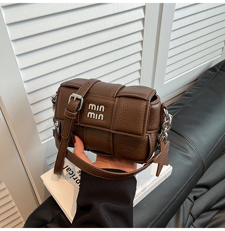 

Корейская версия ретро плетеной маленькой квадратной сумки 2025 новый нишевый дизайн сумка-мессенджер цепочка портативная сумка на плечо кофейный