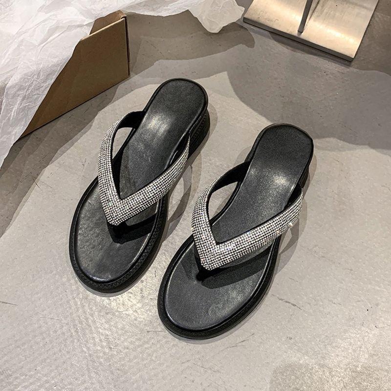 Flat-bottomed slope heel rhinestone pinch flip-flops shoes for women's summer wear 2025 new fairy with skirt beach cool slippers