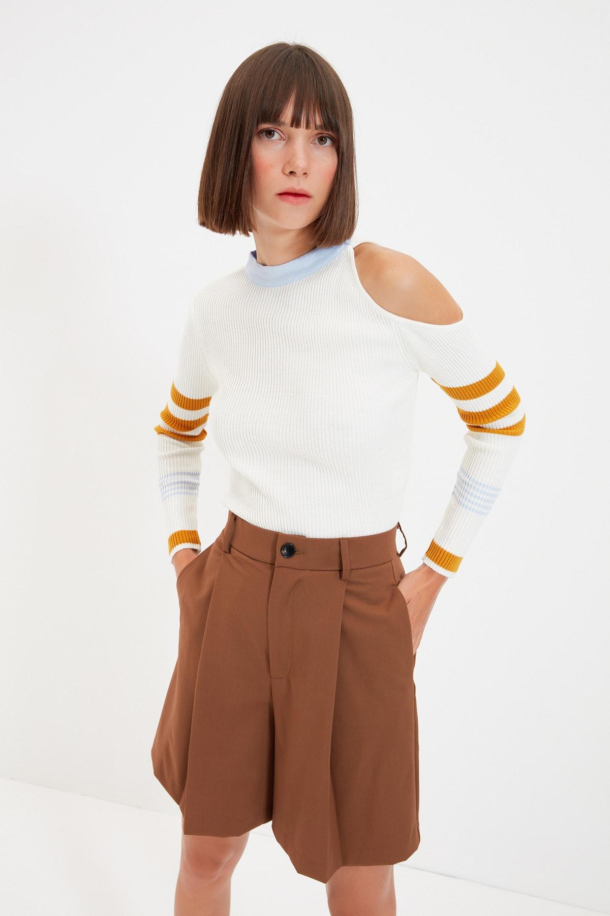 

Свитер - Экрю - Slim fit