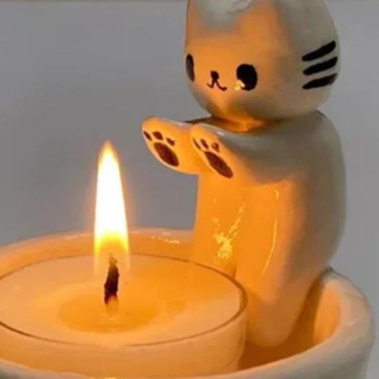 Cat Candle Holder Funny Cat Warming Paws Candle Holder Cute Resin Kitten Tealight Holder Tabletop Ornament for Cat Lovers