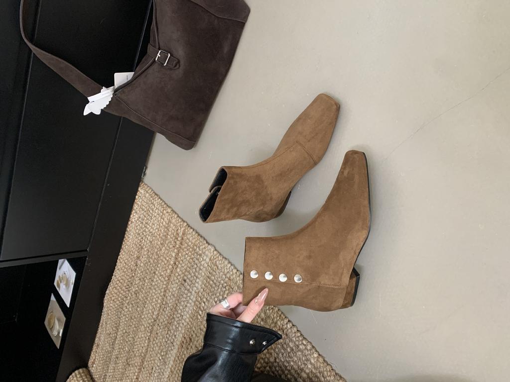 2025 Autumn and Winter New Button Lazy Retro Low Heel with Martin Boots Suede Square Head Suede Short Boots