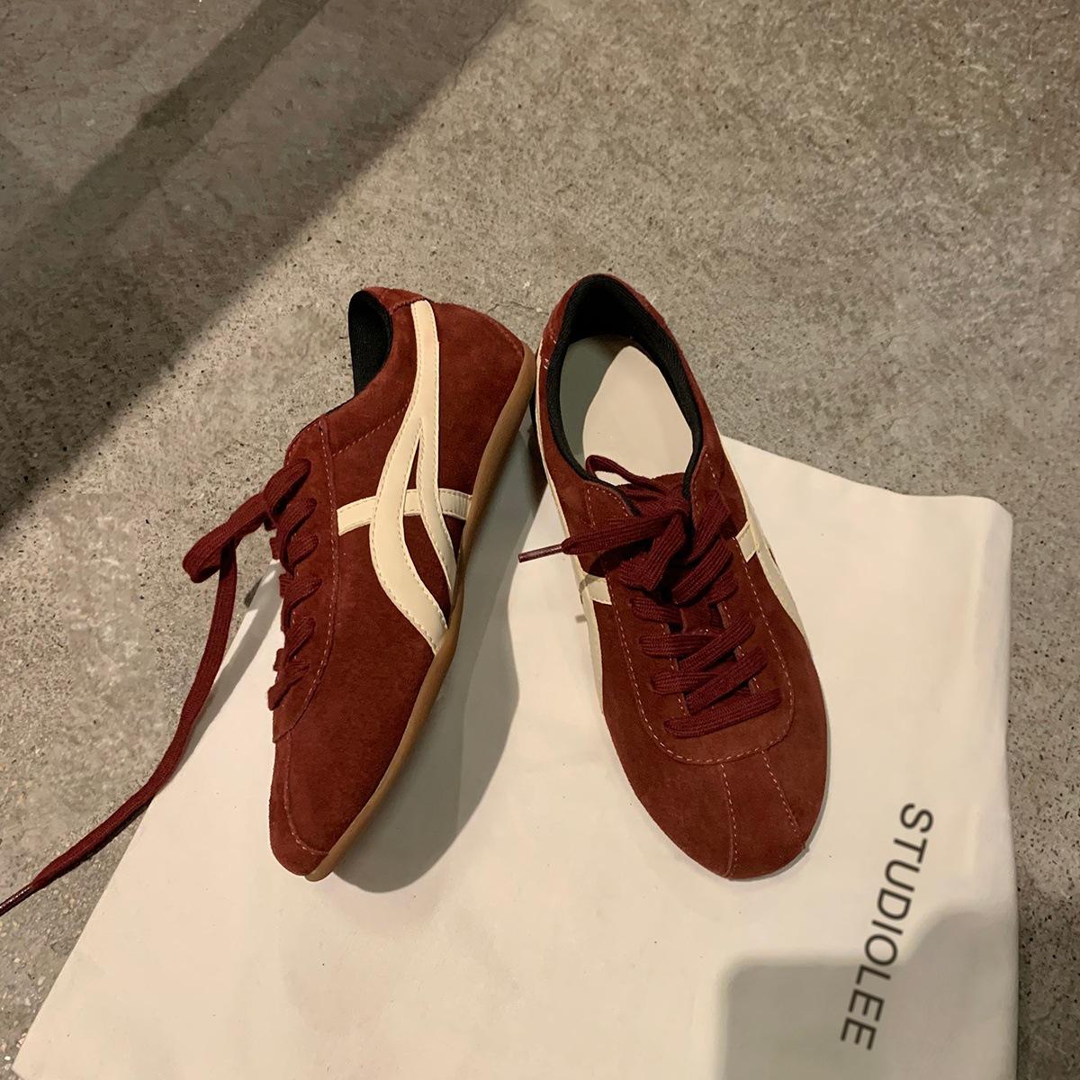 

Grape mother with the same fashionable contrasting color lace-up flat soft baseplate shoes women s versatile casual Forrest Gump women s autumn 40 красный