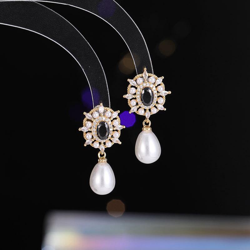 

Серьги в стиле ретро класса люкс, нишевый дизайн, изысканные черные драгоценные камни, серьги без ушей, серьги с каплевидным жемчугом.