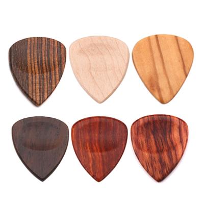 Wooden Guitar Pick Plectrums Handcrafted Acoustic Electric Bass Pick Portable Heart Shaped Guitar Pick Tools Durable