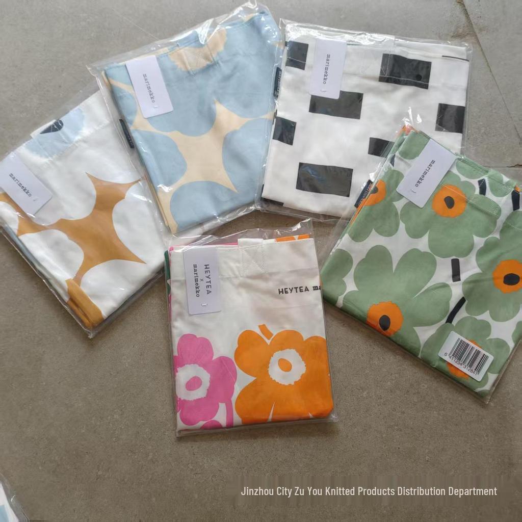 Eco-Friendly Finnish Floral Canvas Shoulder Bag: Minimalist, Large Capacity Tote for Women