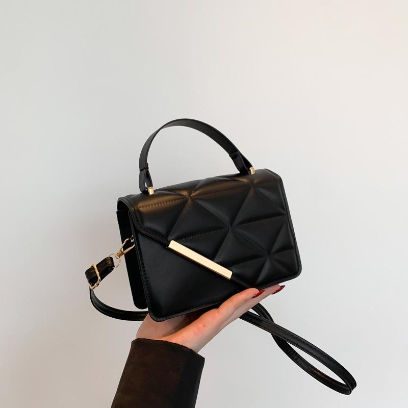 

Rhombus handbag women s 2024 spring new fashion retro embossed chain small square bag women s shoulder messenger bag чёрный