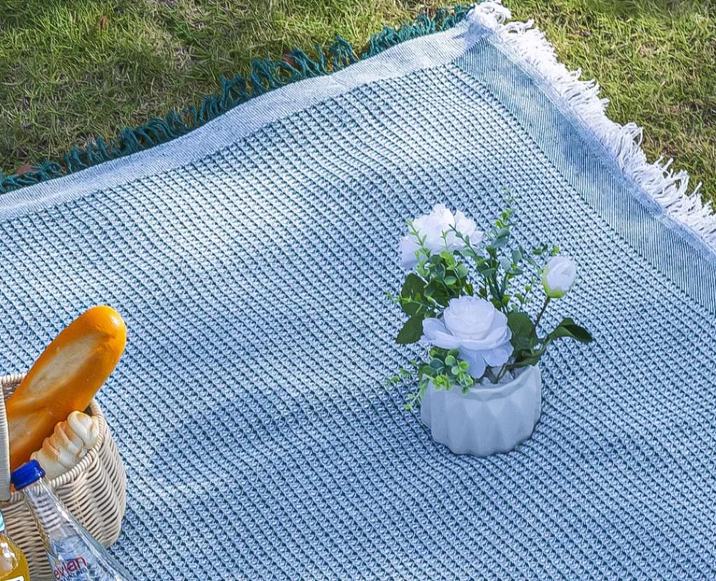 Picnic Mat Blanket Extra Large Waterproof Foldable Four Seasons Outdoor Blanket for Camping Barbecue Park Beach